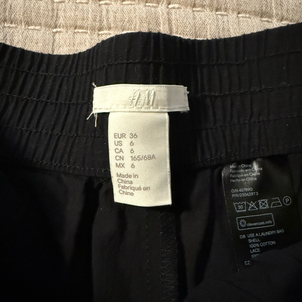 H&M Black High Waist Lace Trim Shorts - Picture 2 of 4